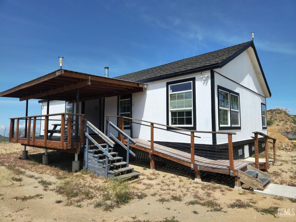 23200 Grimsel Drive, Tehachapi, CA 93561