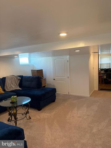 2210 S ST SE, Washington, DC 20020