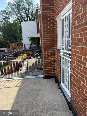 2210 S ST SE, Washington, DC 20020