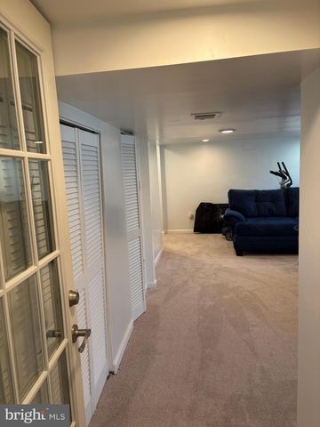 2210 S ST SE, Washington, DC 20020