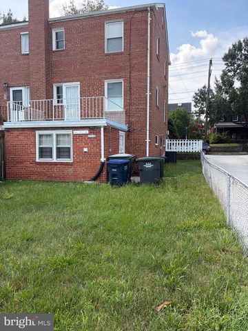 2210 S ST SE, Washington, DC 20020