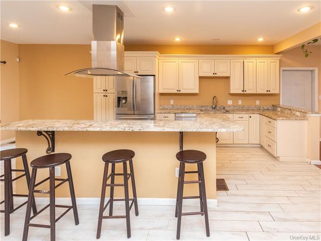 66 Mulberry Lane, Milton, NY 12547