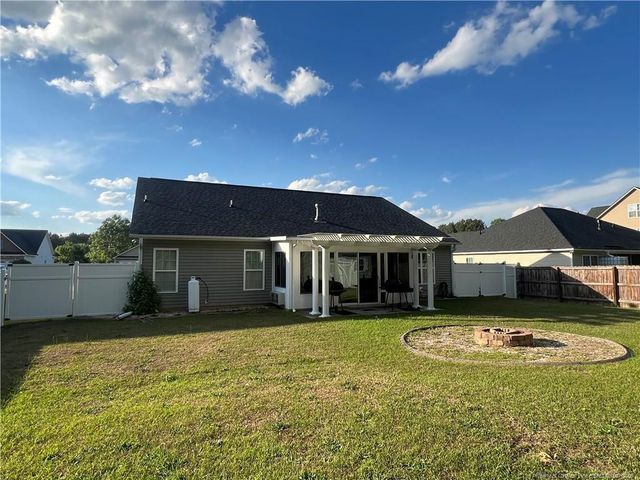 156 Crestwood Lane, Raeford, NC 28376