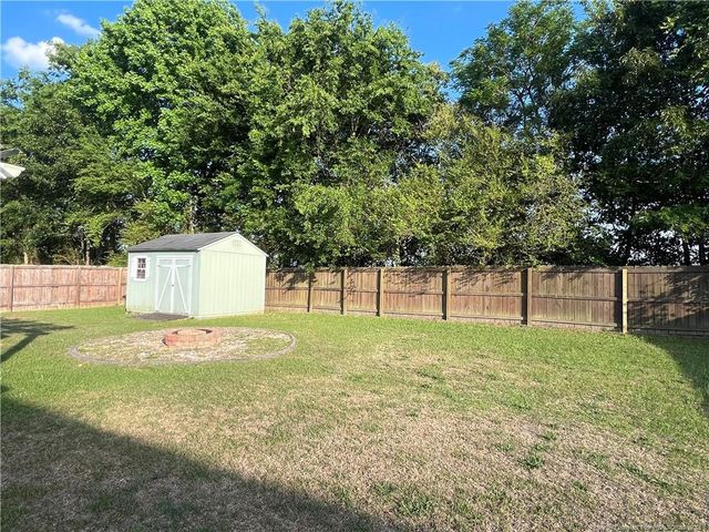 156 Crestwood Lane, Raeford, NC 28376