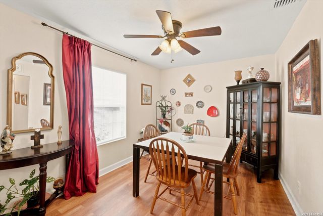 666 N San Eduardo Ave, San Antonio, TX 78228
