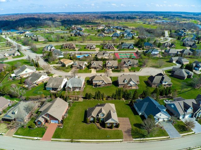 2084 LONG COVE Circle, Newburgh, IN 47630