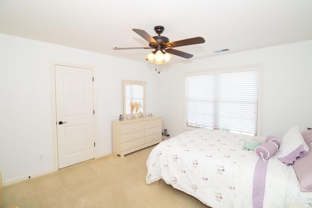 2084 LONG COVE Circle, Newburgh, IN 47630