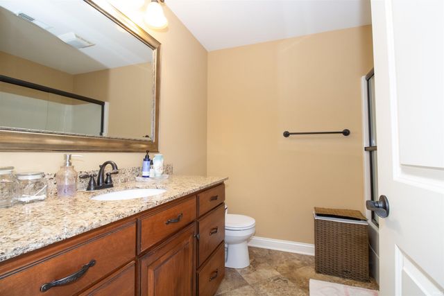 2084 LONG COVE Circle, Newburgh, IN 47630