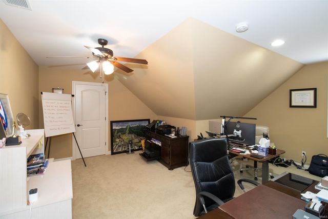 2084 LONG COVE Circle, Newburgh, IN 47630