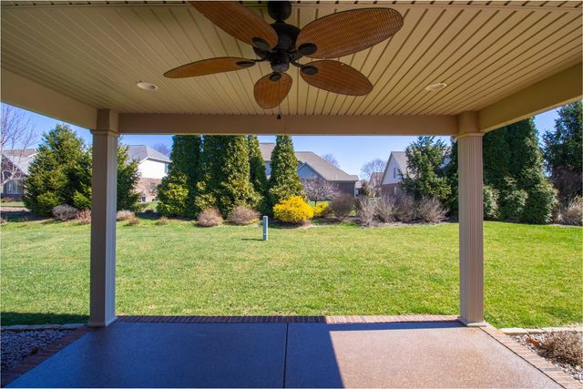 2084 LONG COVE Circle, Newburgh, IN 47630