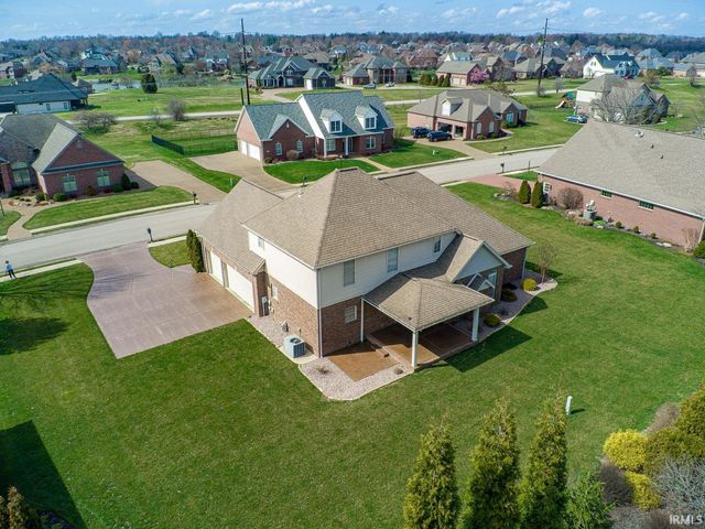 2084 LONG COVE Circle, Newburgh, IN 47630
