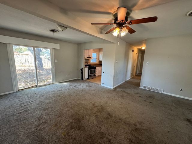 200 SW Moody Street, Burleson, TX 76028