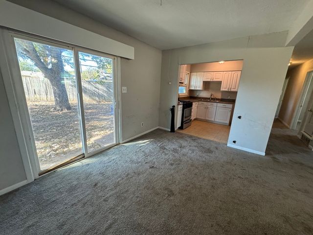 200 SW Moody Street, Burleson, TX 76028