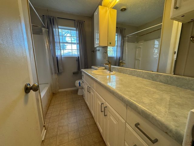 200 SW Moody Street, Burleson, TX 76028