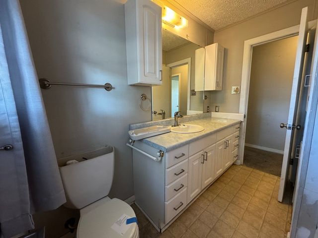 200 SW Moody Street, Burleson, TX 76028