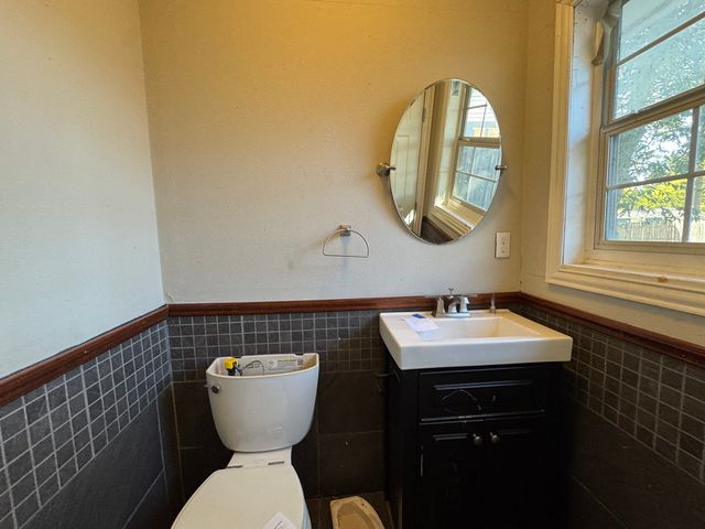 200 SW Moody Street, Burleson, TX 76028
