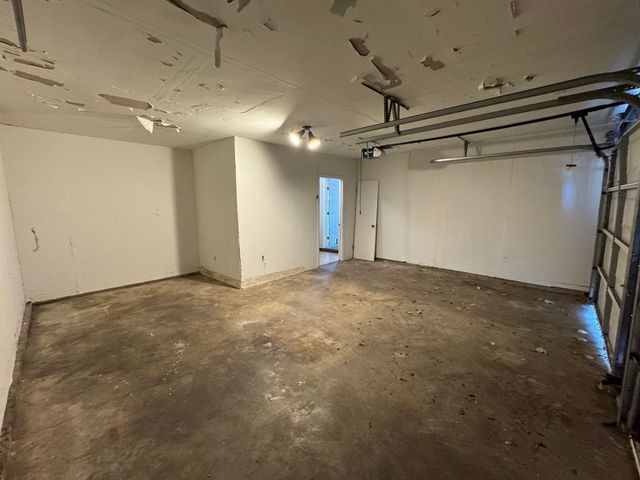 200 SW Moody Street, Burleson, TX 76028