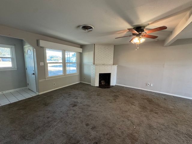 200 SW Moody Street, Burleson, TX 76028