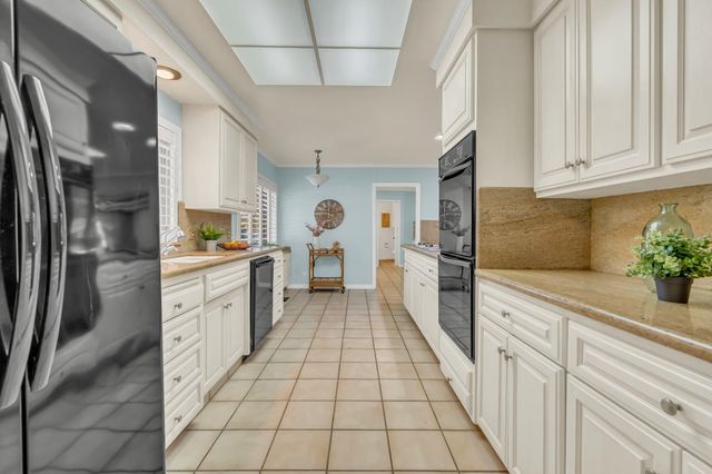 1071 W Monterey Ave, Stockton, CA 95204