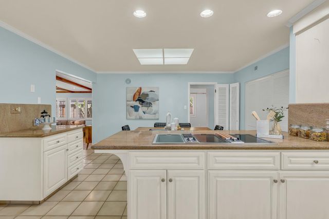 1071 W Monterey Ave, Stockton, CA 95204