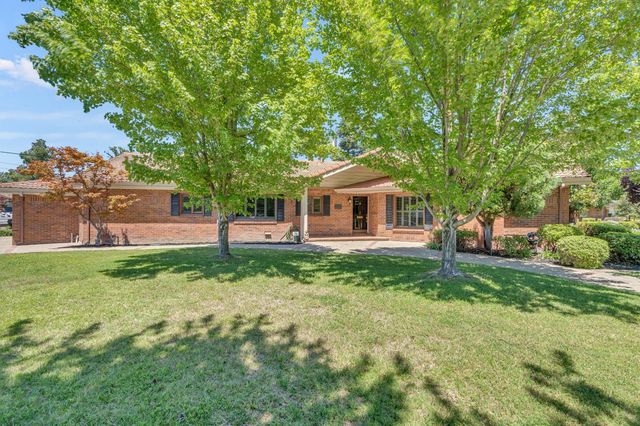 1071 W Monterey Ave, Stockton, CA 95204