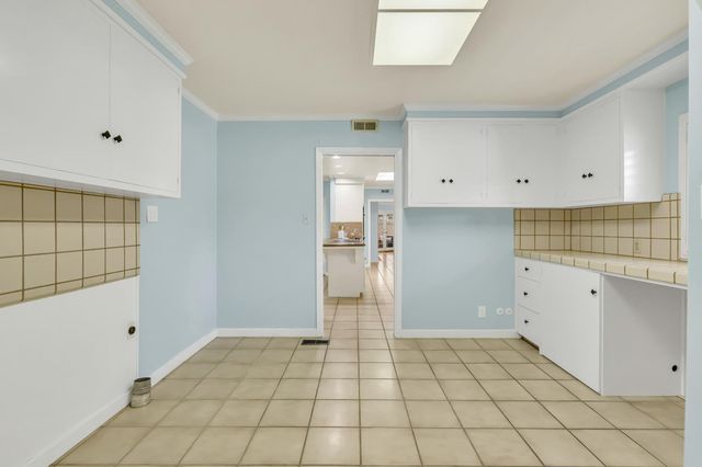 1071 W Monterey Ave, Stockton, CA 95204