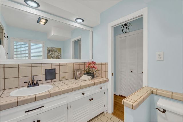 1071 W Monterey Ave, Stockton, CA 95204