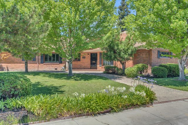 1071 W Monterey Ave, Stockton, CA 95204