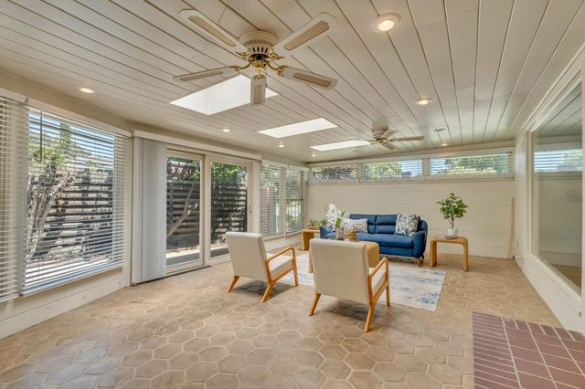 1071 W Monterey Ave, Stockton, CA 95204