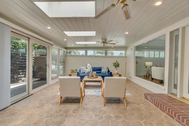 1071 W Monterey Ave, Stockton, CA 95204