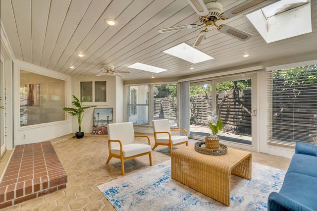 1071 W Monterey Ave, Stockton, CA 95204