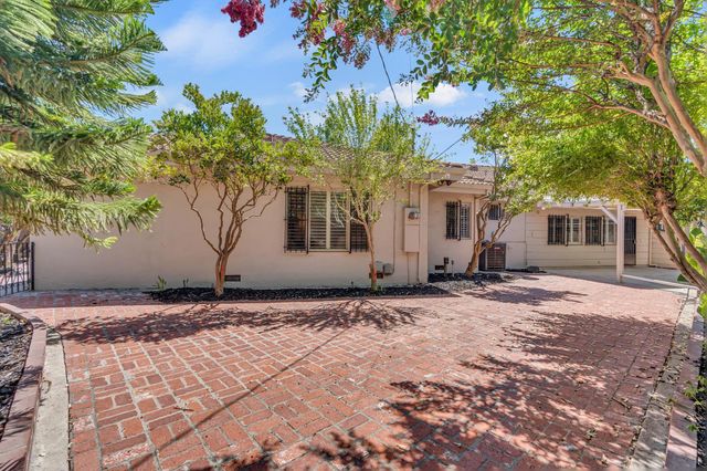 1071 W Monterey Ave, Stockton, CA 95204