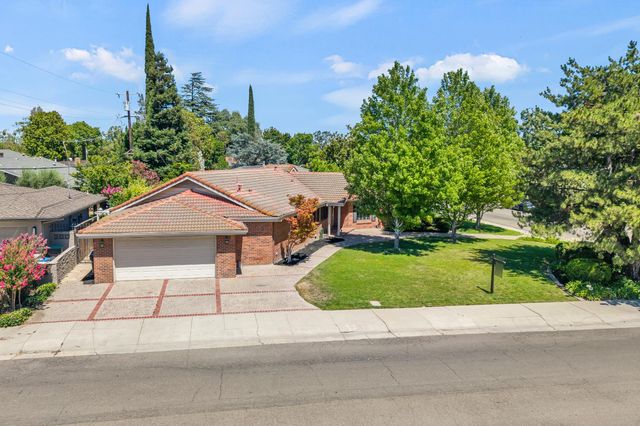 1071 W Monterey Ave, Stockton, CA 95204