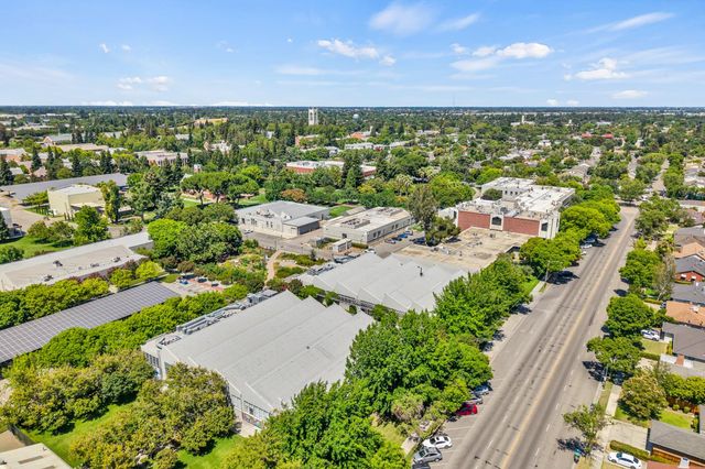 1071 W Monterey Ave, Stockton, CA 95204