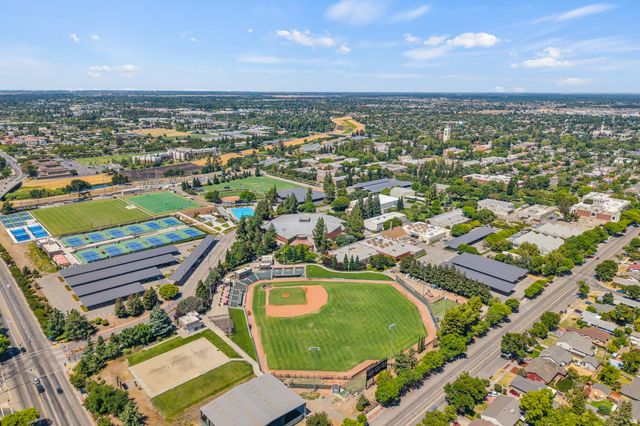 1071 W Monterey Ave, Stockton, CA 95204