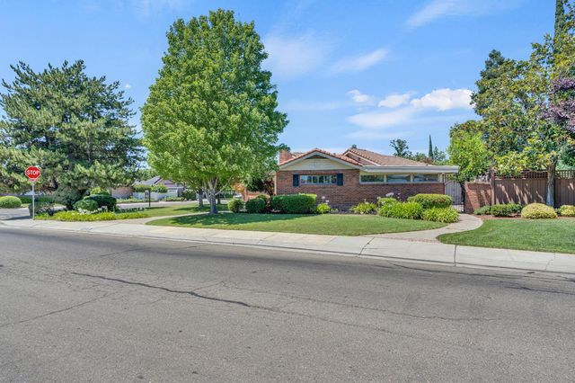 1071 W Monterey Ave, Stockton, CA 95204