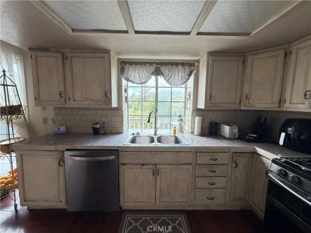22198 Pine Drive, Crestline, CA 92322