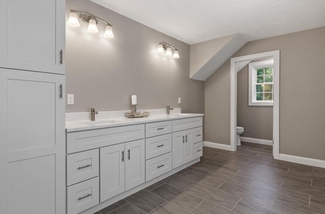 4 Jewett Rd, Sterling, MA 01564
