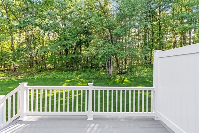 4 Jewett Rd, Sterling, MA 01564