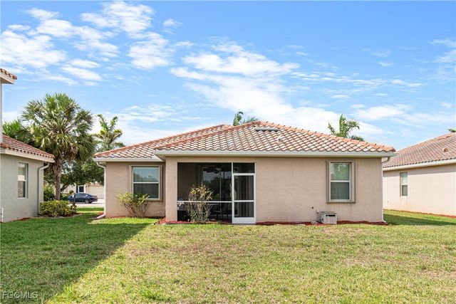 11430 Icarus CIR, Lehigh Acres, FL 33971