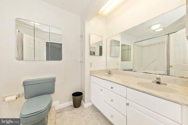 405 HOLLY LN, Martinsburg, WV 25401