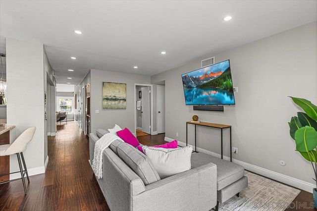 10812 Charing Cross, Spring Valley, CA 91978