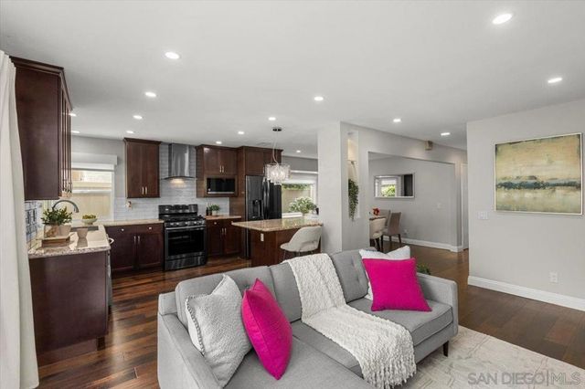 10812 Charing Cross, Spring Valley, CA 91978