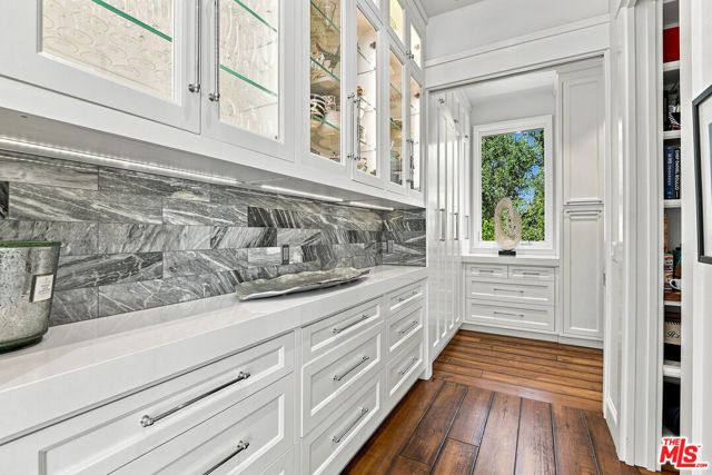 3235 Oakdell Lane, Los Angeles, CA 91604