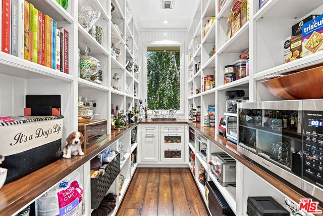 3235 Oakdell Lane, Los Angeles, CA 91604