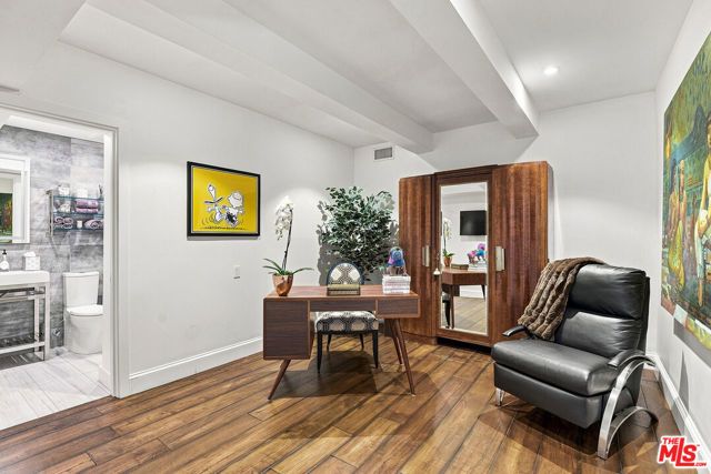 3235 Oakdell Lane, Los Angeles, CA 91604