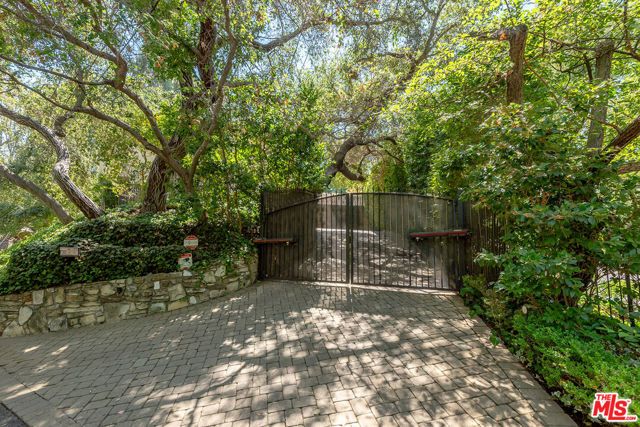 3235 Oakdell Lane, Los Angeles, CA 91604