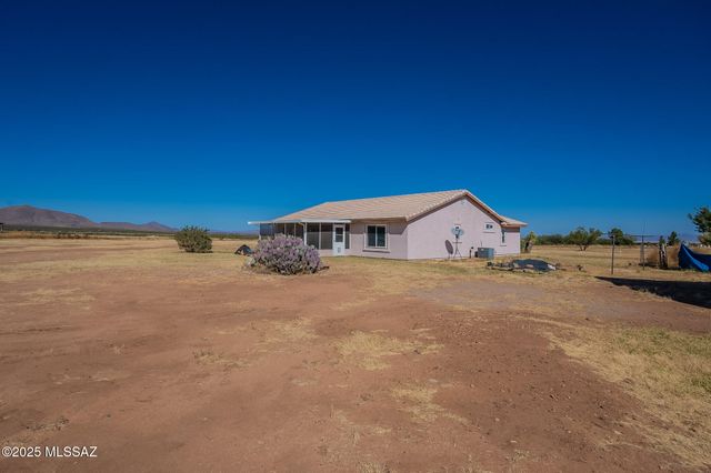 1176 W Trigger Lane, Cochise, AZ 85606