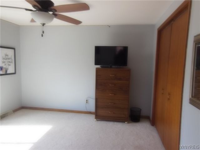 38 Old Farm Circle, West Seneca, NY 14218