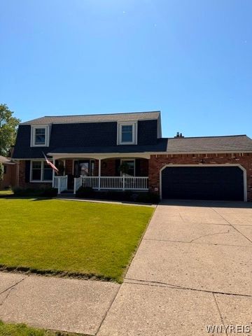 38 Old Farm Circle, West Seneca, NY 14218